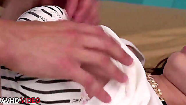 Seductive Japanese Beauty Offers a Wild, Unforgettable Asian Blowjob Experience!