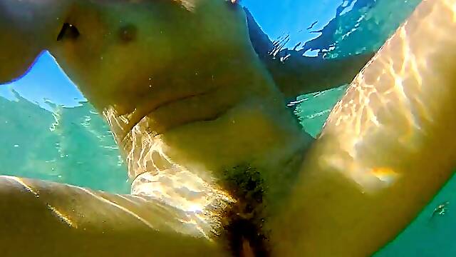 Underwater Sex and Creampie Vagina Cleaning