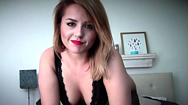 Amateur Webcam Chick Masturbates On Webcam More at