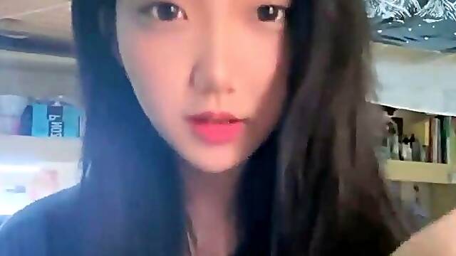 Amateur Lovely Asian babe fucked