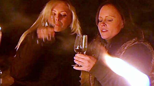 Blonde and brunette lesbian babes love