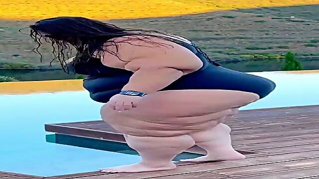 Dirty brunette amateur outdoor facial