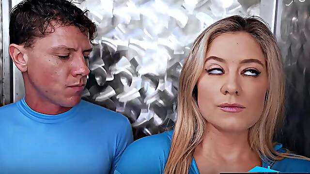 River Lynn, Robby Apples Rion King in Threesome Parody