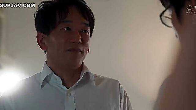 Nude Model NTR: Shocking Footage of a Wife Drowning in Shame with Her Boss - Nao Jinguji [japanese uncensored]