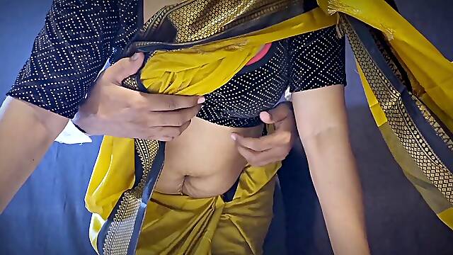 आज घोडी बनाकर चोदिये मेरी प्यारी चुत को