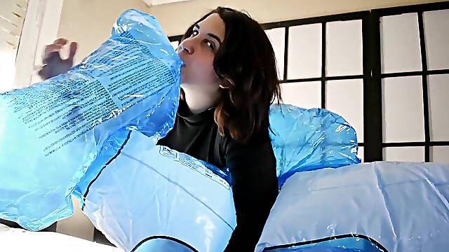 Blue Whale Inflatable Unboxing and Deflation - Bunny Looner